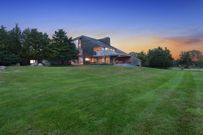 992 Springs Fireplace Road East Hampton Ny 11937 For Sale